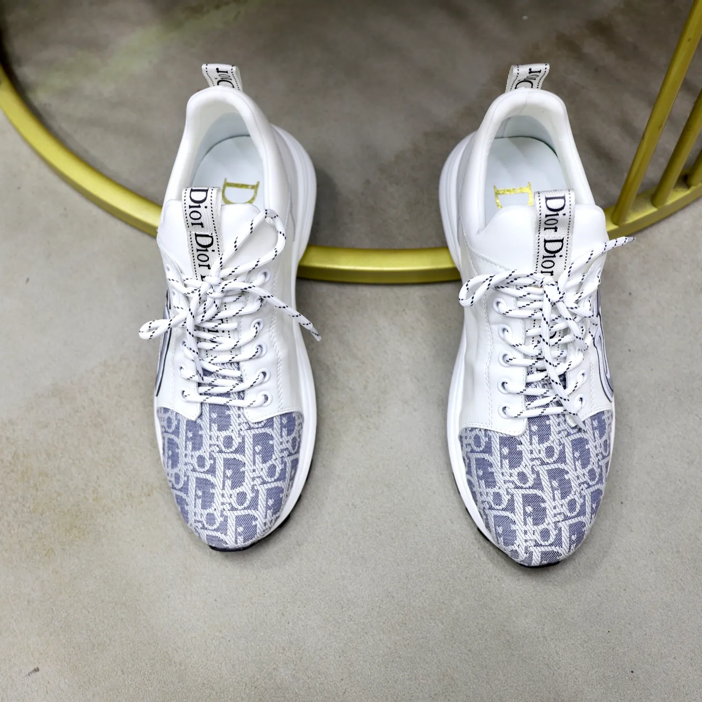Ex-factory price: 462💰🙅‍♂️🙅‍♂️🙅‍♂️ Brand: Dior DIOR Standard code: 38-44 (45 customized) Grade: Same as the official website Material: Original material splicing Comfortable and breathable lining Lightweight and wear-resistant sports outsole Style category: Men's fashionable casual shoes Running sneakers Distinguished luxury brand elements Top luxury Color: actual picture color